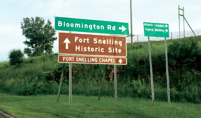 fort-snelling-sign
